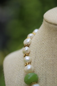 Is it 50 or 1950? Pearl, Glass, and Brass Necklace in Very Vintage Roman Style